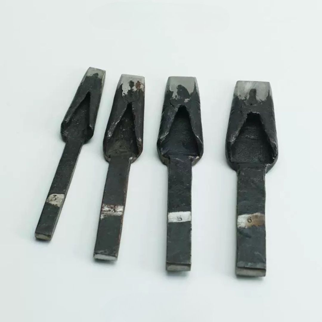 Japanese Tempered Forged Long Round Punch – Belt & Strap Hole Punch, Rectangular & Round End Options for Buckle Installation, Vintage Aged Finish