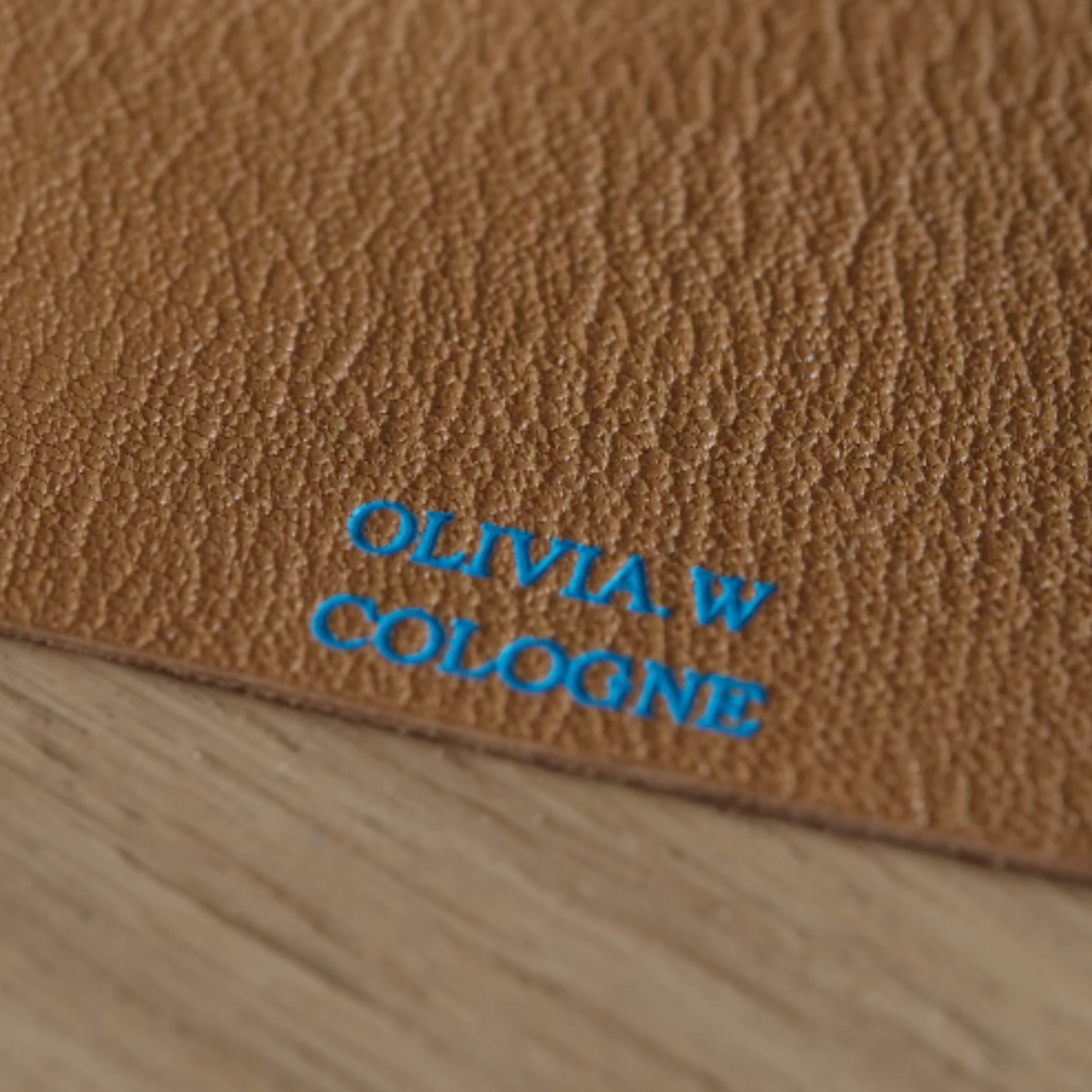 Explore KURZ hot foil paper with richer color options, stable stamping performance, and a clean finish for leather, paper, and hot foil projects. Made with 16u thickness and designed for reliable daily use. Find the right foil for your work.