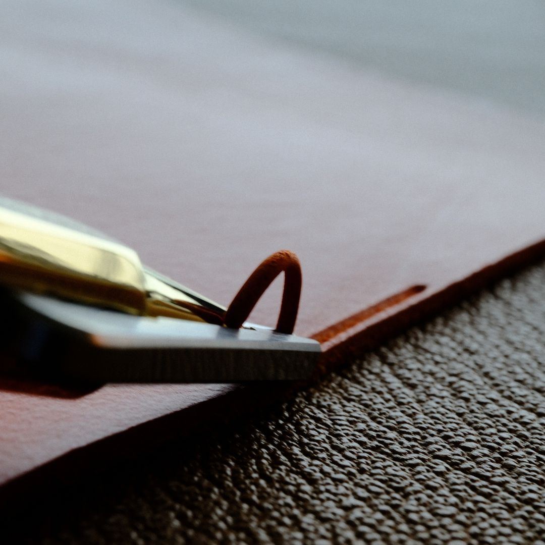 Enhance your leathercraft with the Yorkshine Leather Groover Tool. Made with durable H62 brass, M390 steel, and 440C backing, it offers superior edge retention and rust resistance. The square backing design prevents slippage and ensures stability. Perfect for precise grooving. Get yours now!