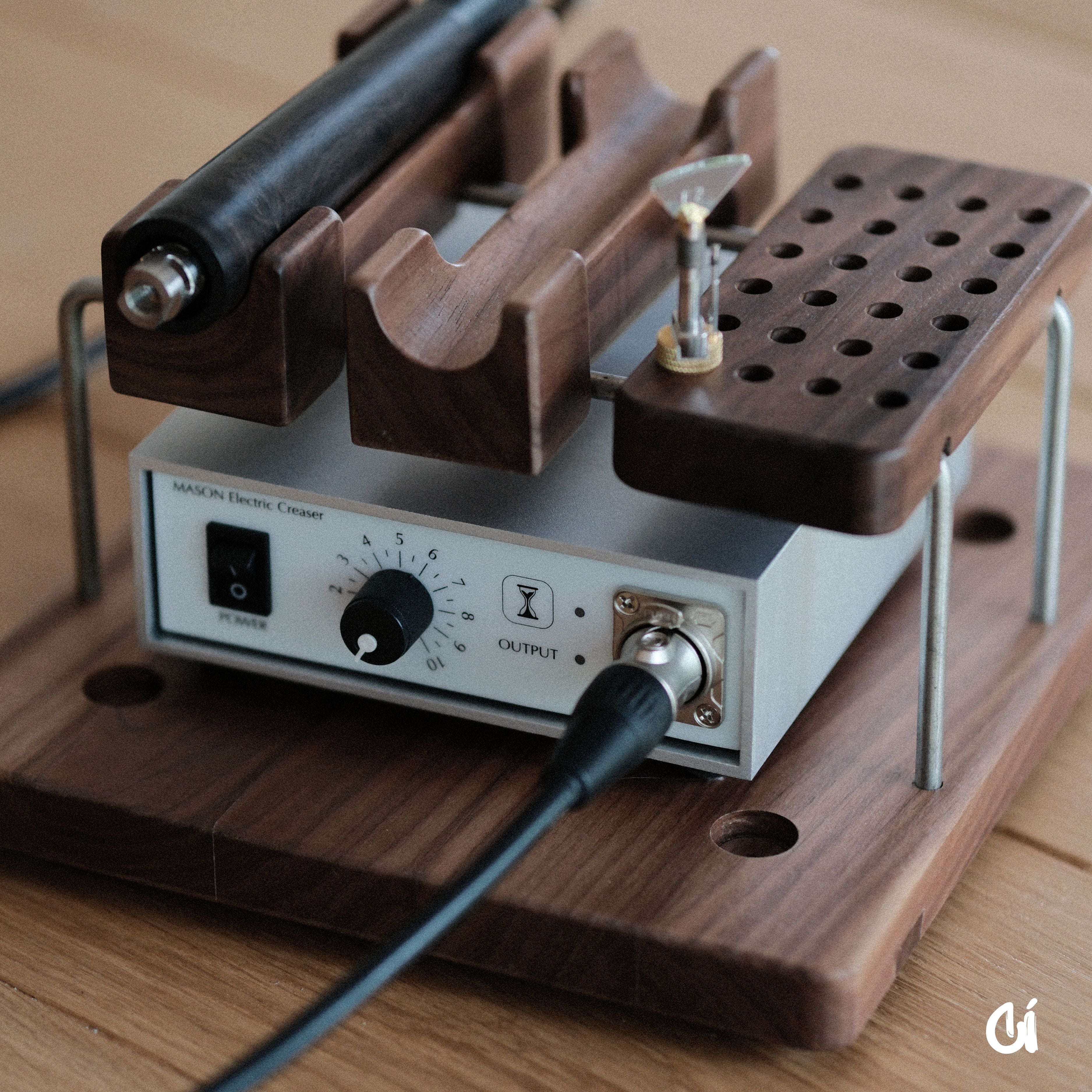 M60 Electric Leather Edge Creaser Set for leather creasing, edge finishing, and edge paint smoothing. Includes a comfortable handpiece and adjustable walnut stand, with multiple tip styles available. Correct voltage and plug prepared by shipping address. Shop now.