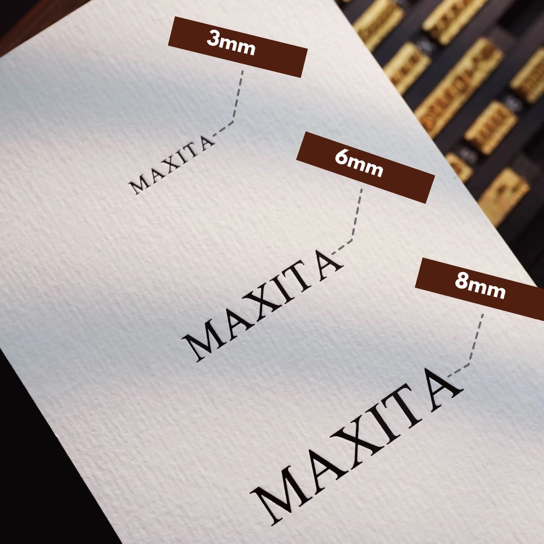 It comes in three sizes — Small, Medium, and Large (3mm / 6mm / 8mm) — giving you more flexibility when working with pencils or larger movable type stamps. At the moment, the set is available in one font style.