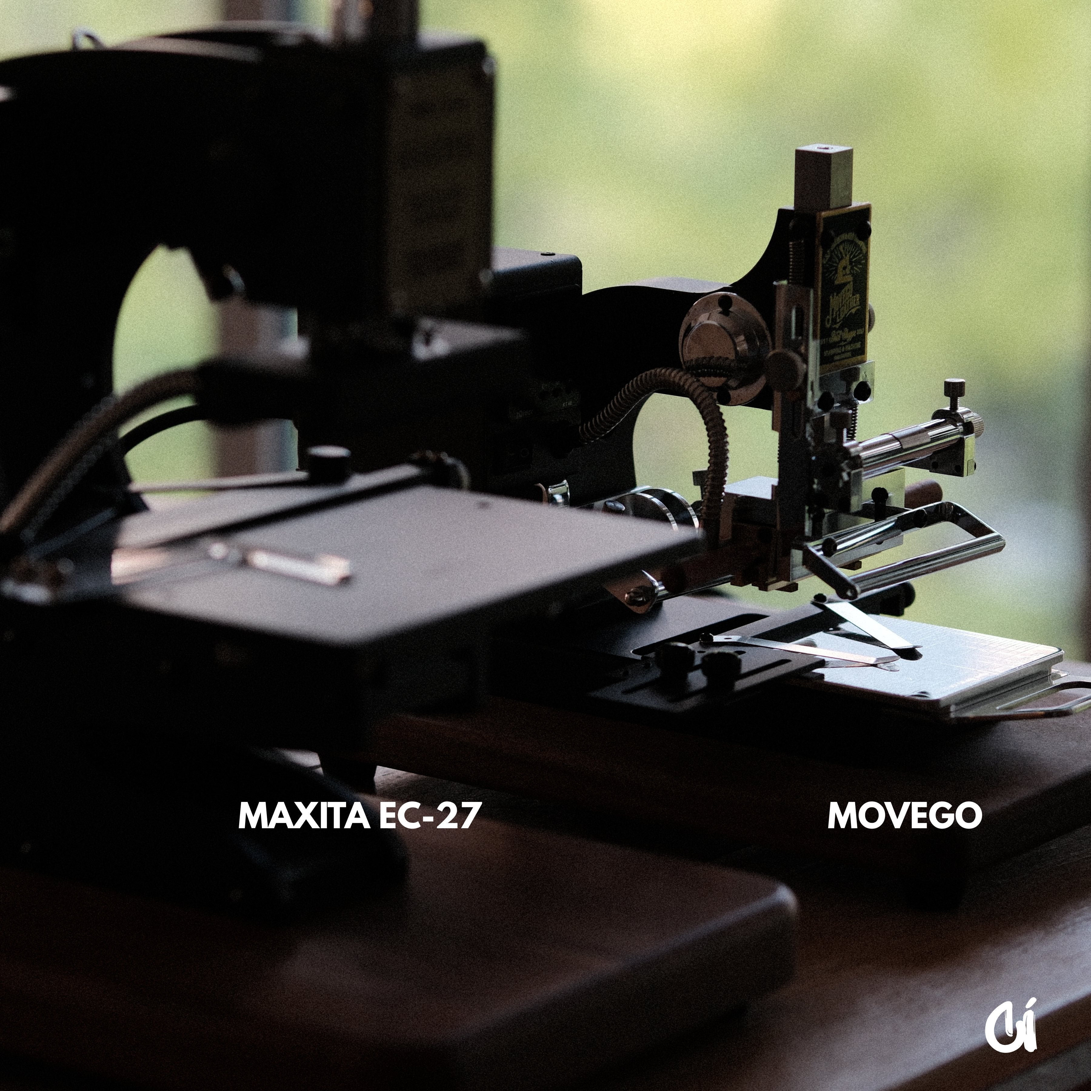 The MOVEGO Vintage-Style Hot Foil Stamping Machine is a compact desktop foil stamping machine for leather, paper, PVC, and small-batch custom work. With its film-camera-style foil loading, metal-and-wood body, clamp, infrared guide, and worktable, it brings a more tactile and enjoyable way to stamp logos, names, and simple design details.