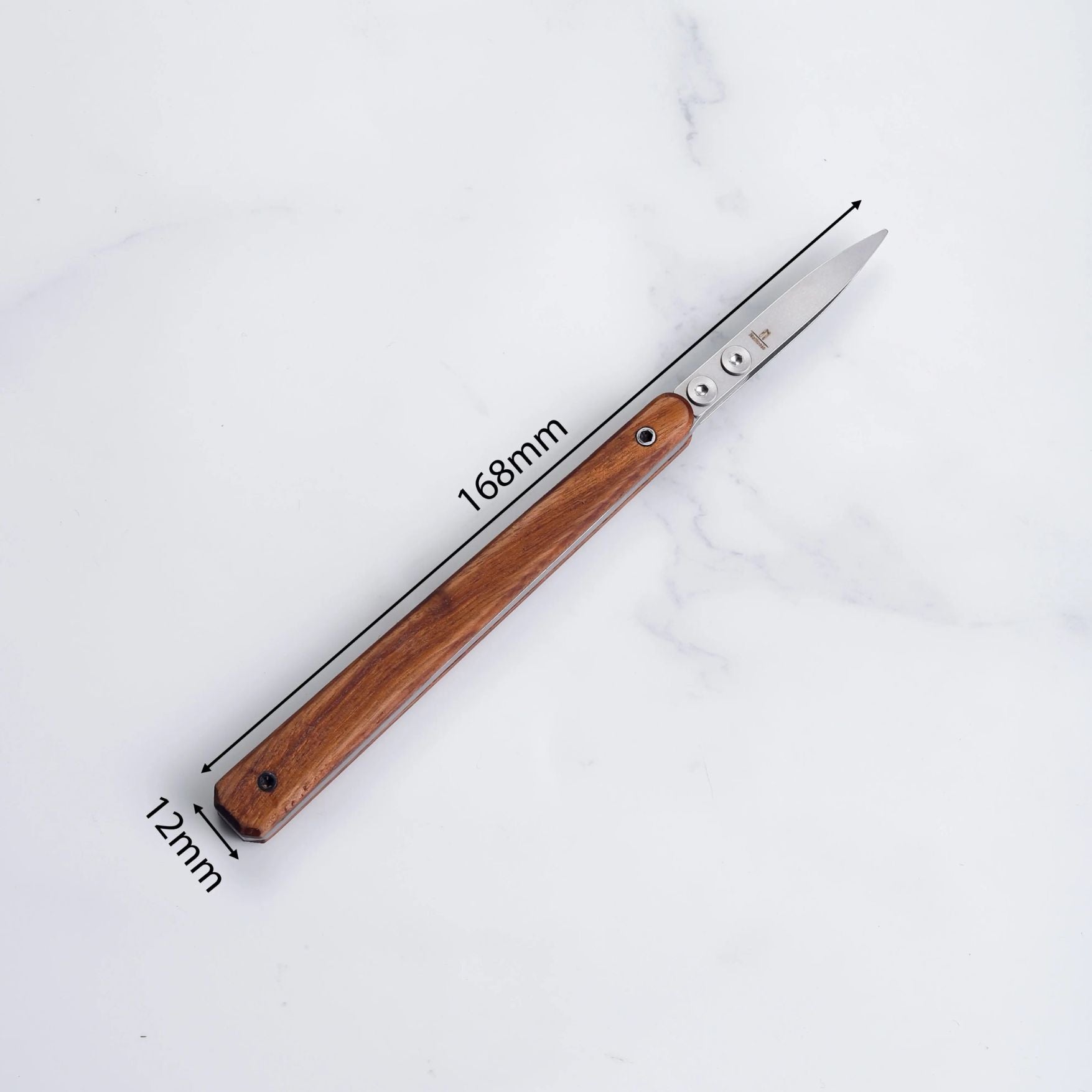 Stainless steel leather edge paint applicator for smooth, even coating on belts, wallets, and straps. Easy to clean and reuse. A practical tool for precise edge finishing. Great for DIY and professional leathercraft projects. Add it to your toolkit today.