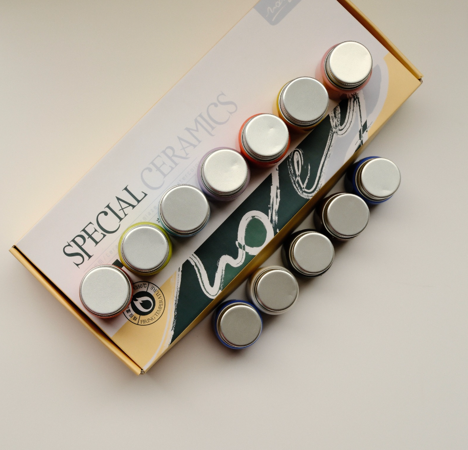 best-selling Underglaze Watercolor Paint Set, developed with a renowned studio in the world-famous ceramic city of Jingdezhen. 