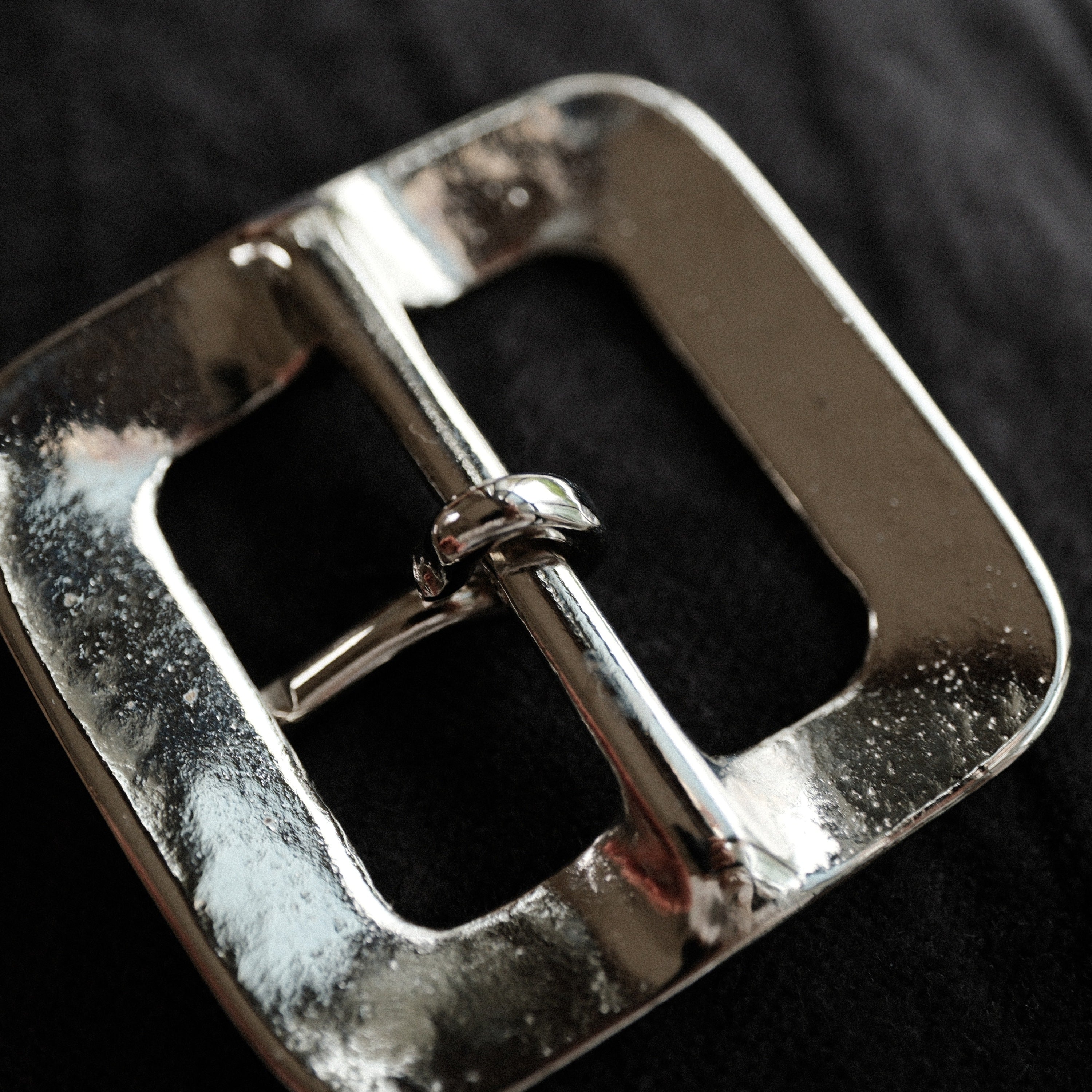 Vintage square nickel belt buckle made in Japan with a cast brass base and rugged antique-style finish. A great fit for leather belts, bag straps, and handmade leather goods with a more natural vintage look. Explore the details and find the right hardware for your project.