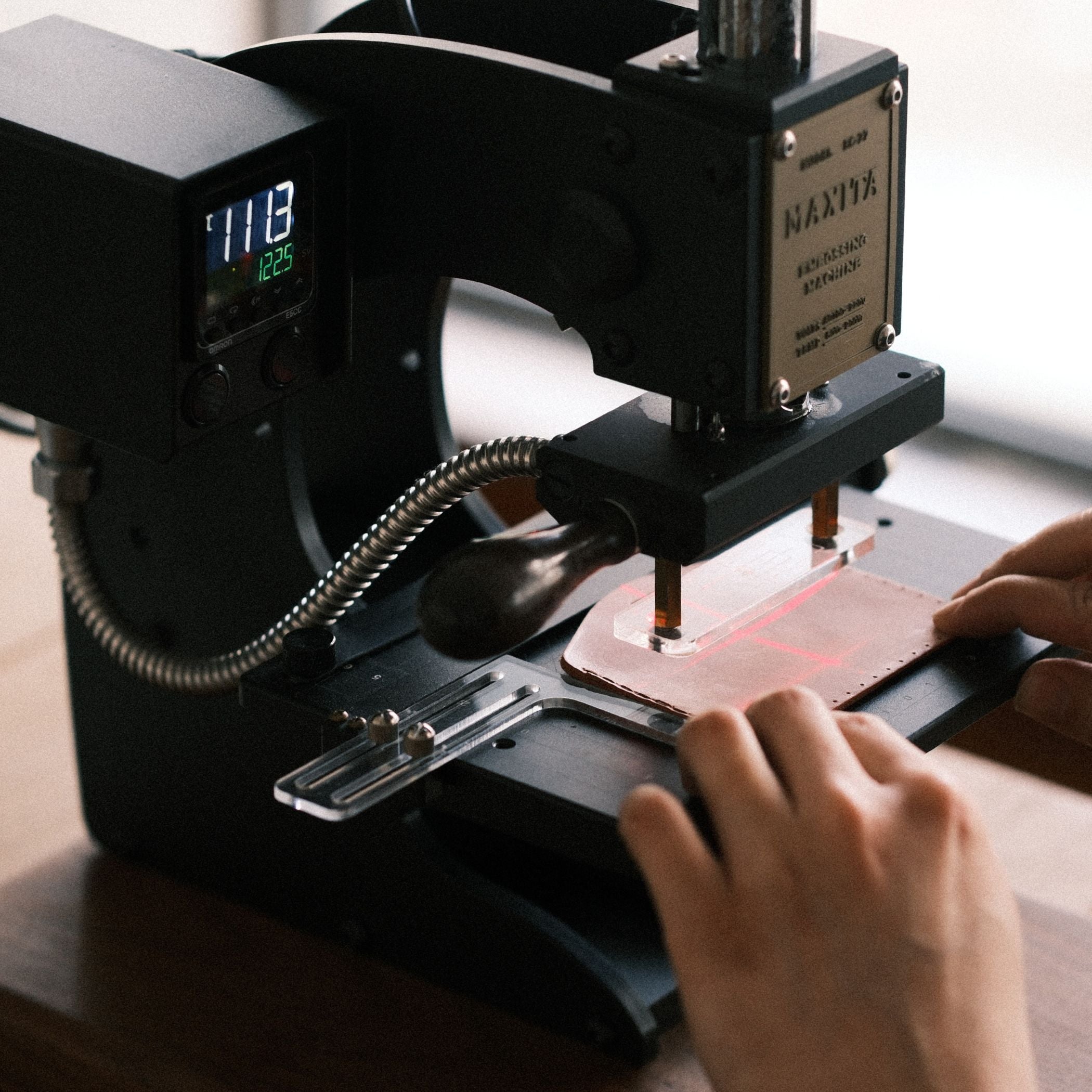 The Maxita Transparent Acrylic Positioning Holder is the perfect alignment tool for crafters using the Type 2 holder on the Maxita Foil Stamping Machine. It's designed to provide precise positioning when working with thicker materials, where infrared alignment might not perform as effectively due to material thickness or edge curvature.