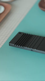 Sharpen your Yorkshine skivers, bevelers, and knives with this CNC aluminum board. Comes with pre-cut veg-tan leather and 3M adhesive. Compact, stable, and easy to use—ideal for everyday leatherwork. Try it on your desk or on the go.